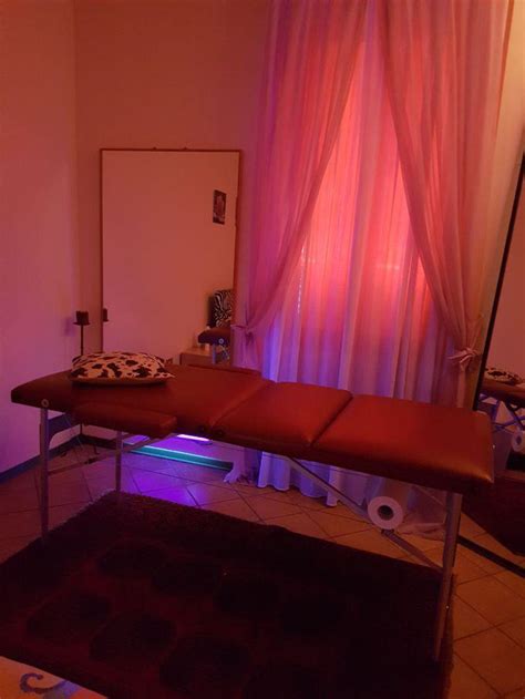 massaggi hot reggio emilia|COCCOLE PER DUE